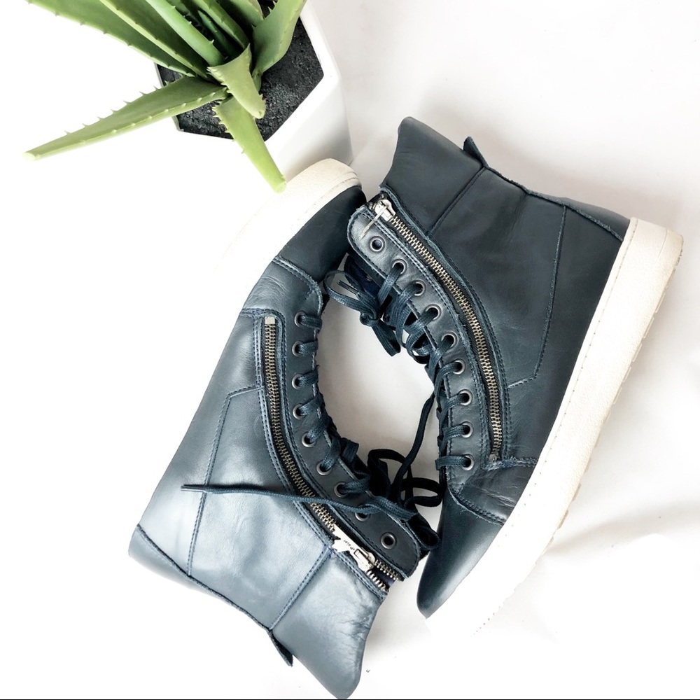 Pajar Canada -Rebel Side Zip High Top Sneakers. - Picture 5 of 8